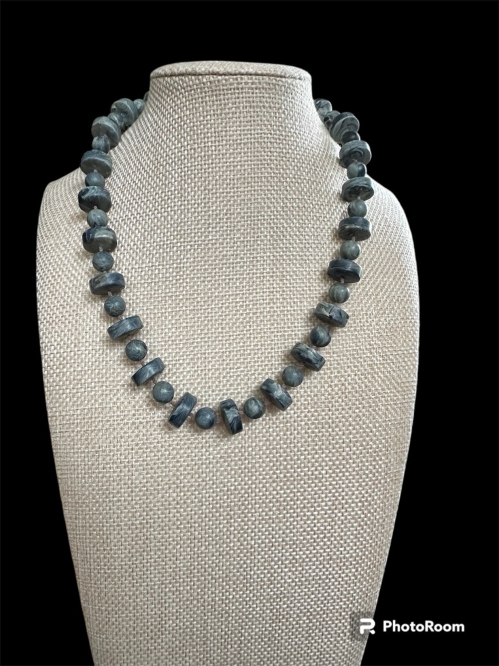 Vintage Sarah Coventry Stone Age Blue Gray Marbled Lucite Disc Bead Necklace